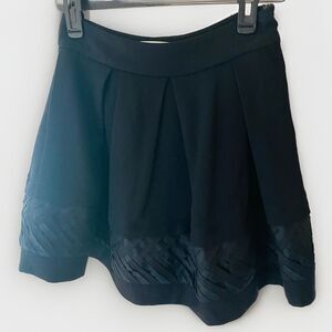 Diane Von Furstenburg Women’s Black Wool Pleated A-line Mini Skirt Flounce Sz 6